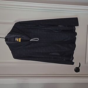 Maurices in Motion Ladies Size XL Gray & Black Pullover with cinched back